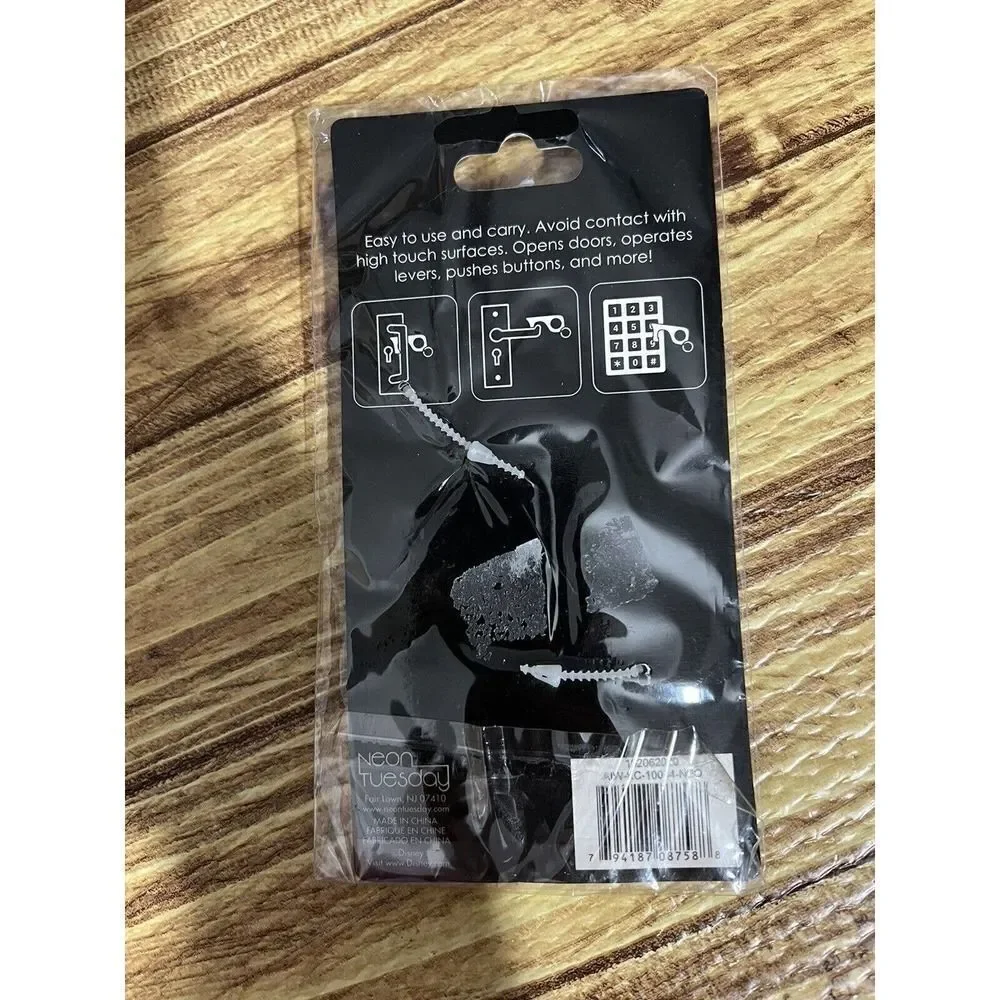 NEW Disney Alice In Wonderland Touch Tool Keychain